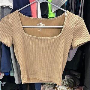 Hollister Women's Beige Ribbed Crop Top
